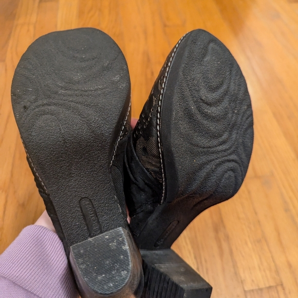 BareTraps leather clogs with suede and floral accents size 9.5 - Picture 4 of 6